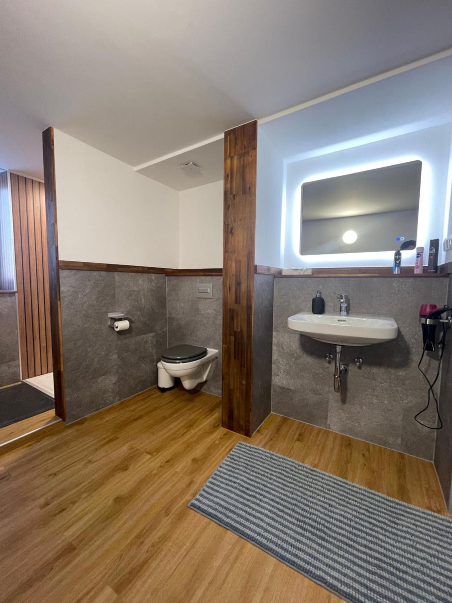 Exklusive Zimmer Mit Geteiltem Bad Und Kueche Kg Stadtilm Eksteriør billede