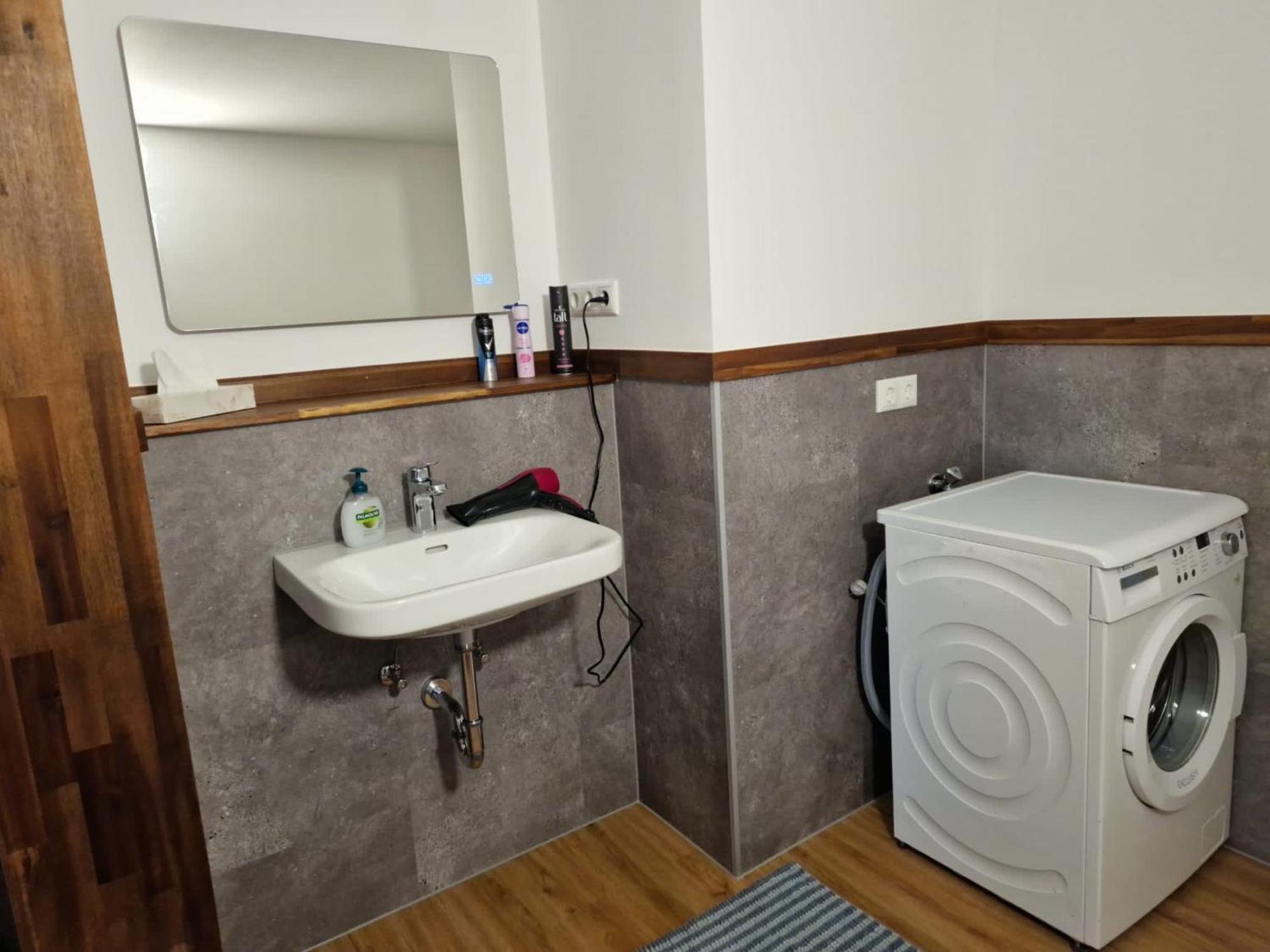 Exklusive Zimmer Mit Geteiltem Bad Und Kueche Kg Stadtilm Eksteriør billede